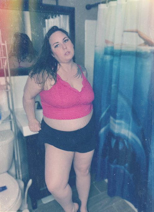 If you&rsquo;re born an artist, you&rsquo;ve got to fight to stay an artist. 📷 🎥 📸 🎶  LDR https://t.co/4nQANNix0<a href="/tag/manyvids"class="tags"><span>#manyvids</span></a>