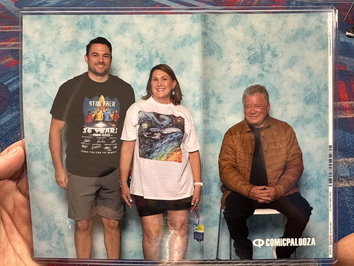 Happy Mothers Day Mamacita! She nearly cried after 🥲🥹😊 #comicpalooza #captainkirk #williamshatner #theshat @WilliamShatner