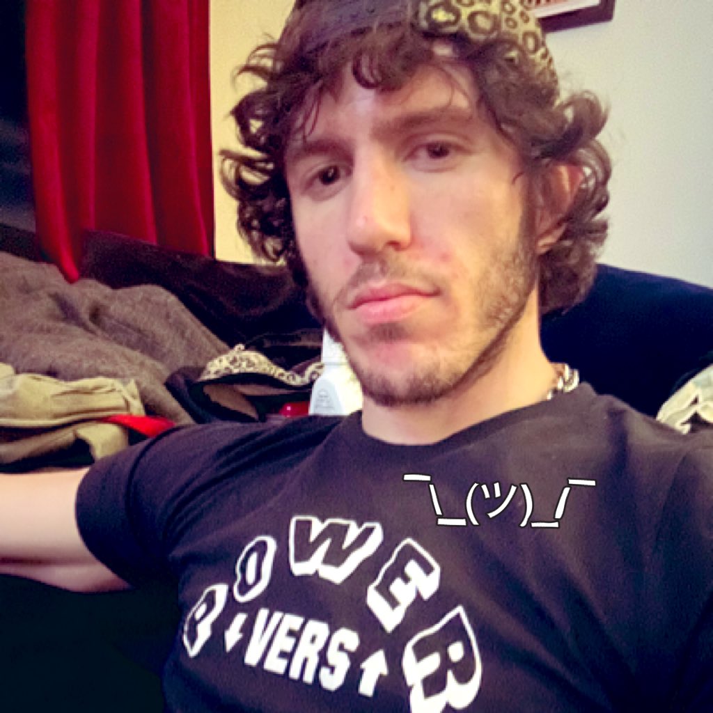 #NewProfilePic I am what I am and thats two things... Taking ass and giving it. I put on a show everywhere i go. Now accepting applications for collaborators🤝, packless pups🐶, friends 👋...maybe even 👨‍❤️‍💋‍👨👩‍❤️‍💋‍👨. 

#pride #pup #vers #bi