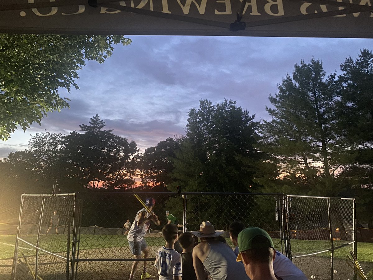 SWBL_Yankees's tweet image. Lights broken out! Home run derby up next…