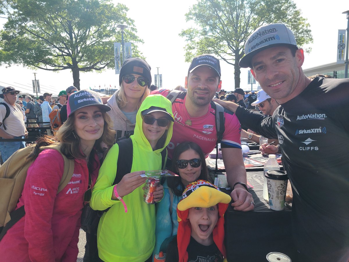 BIG thanks @simonpagenaud for being so sweet to my favorite pit crew of first time #Indy500 attendees! It's been a blast showing them what mom and dad do when we leave 😂

See you at #PortlandGP ❤🏁🏎 let's get it!!