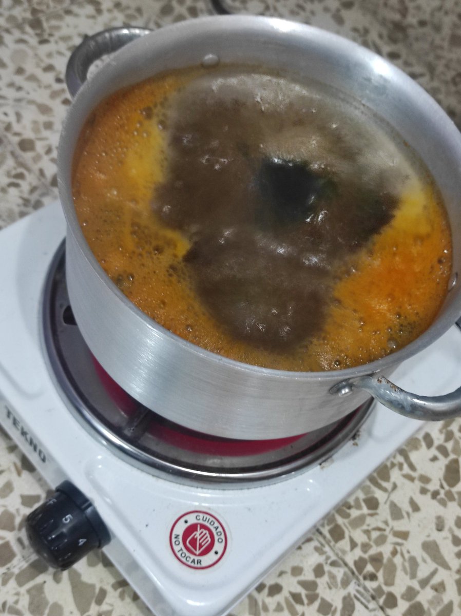 MashieruTsuki's tweet photo. Preparando la cena uwu a ver qué tal sale 👀🤤
#vtuber #vtubercook #udon https://t.co/FwT9xgx0yz