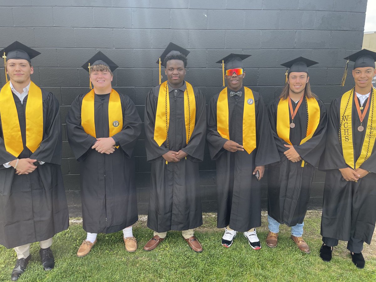 Thank you Seniors for allowing us to be a part of you journey. You have helped change the culture of our program and sports movement. We are indebted to you all. Go be great and be blessed.#Youchoose 🫡🤝🐝📚🖤💛
