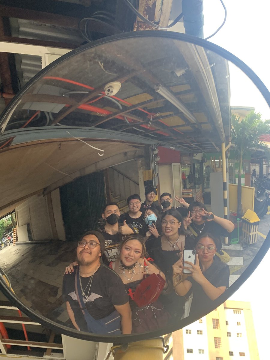 cemeterii's tweet photo. late post sksks but we do be kyutis in kyusi https://t.co/eNJ69sDJZ4