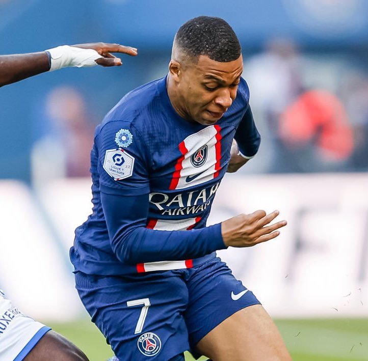 Famous Bulges on Twitter: 