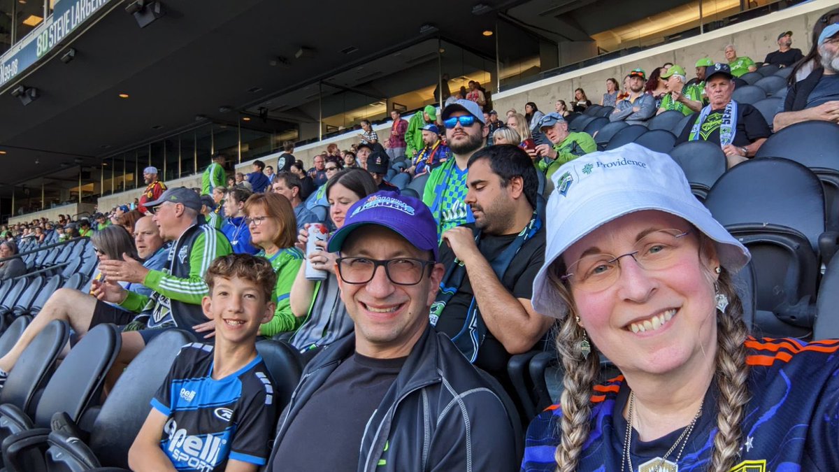 aikithoughts's tweet image. #soundersmatchday