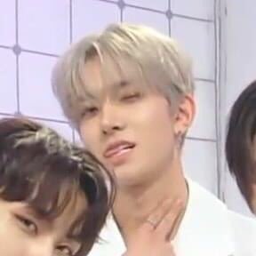 Heethaaannnn's tweet photo. Ano nanaman to heeseung? Araw araw mo na lang talaga sinusubok ang engenes😭 https://t.co/BOJBiQjEeU