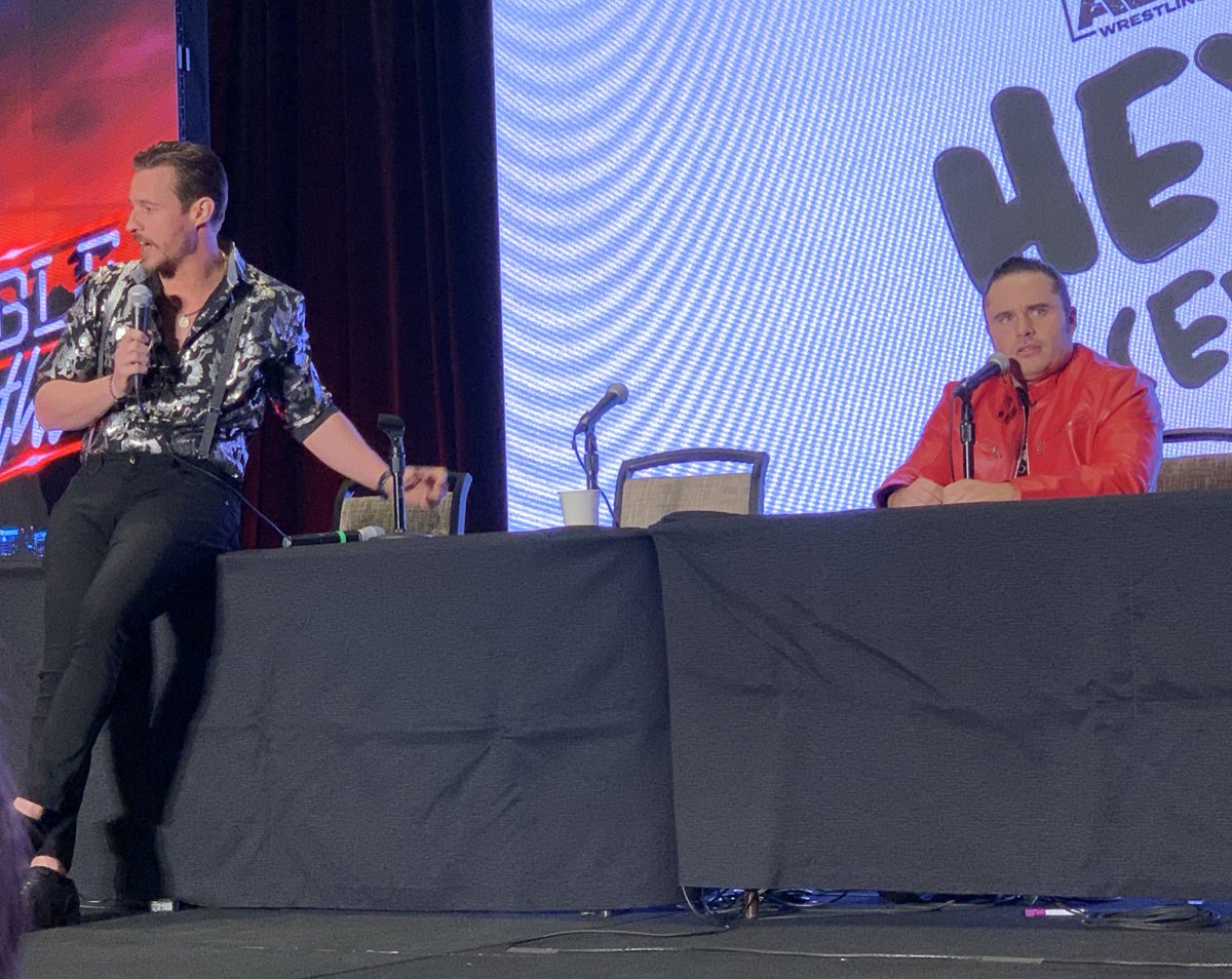 LizLaceyL's tweet image. Sure they show #HeyEW graphic….but where’s the one for @RJCity1 🤔 @TheAngeloParker and @theDaddyMagic looking stylish as always 😉