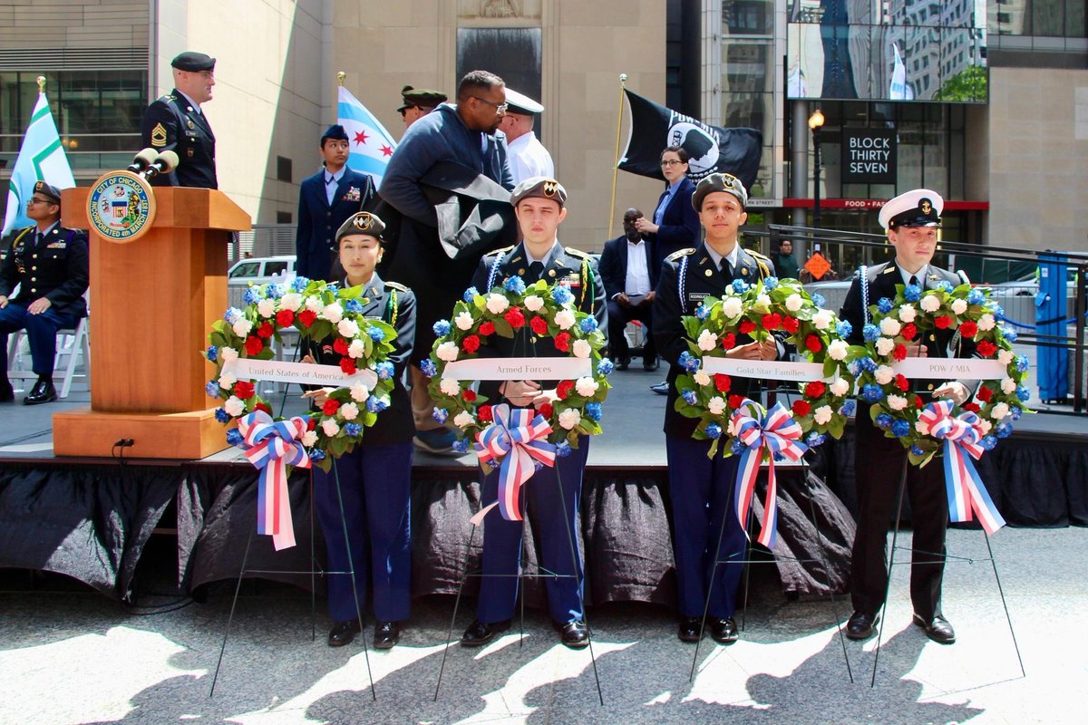 RaymondALopez's tweet photo. Today we kicked off the Memorial Day Parade & Wreath Laying. Thank you to Major Gen. Rodney Boyd for speaking to the true reason we celebrate #MemorialDay2023: honoring the 1.3 million servicemen & women who died in defense of American freedom.
#chi15 #BetterTogether #Ward15 https://t.co/wwZNpTeyQV
