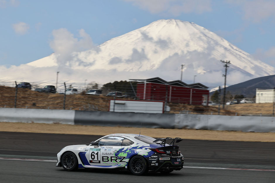 6.1(木)にちなみ… ゼッケンナンバー「61」のご紹介🏁 ＼ #SUBARU が