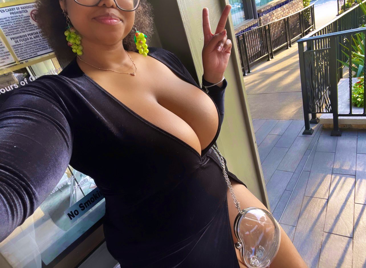 ✨Spoiled Princess, Vedette✨👑 on X: this tweet lmao not only are they big  but theyre just so golden, smooth and pretty lol t.co8MVipun8qR   X