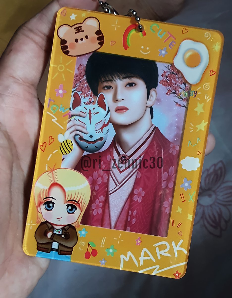 rizennic30's tweet photo. 🚫HELP RT&amp;LIKE  please 🙏🚫

[READY STOK CAHOL MARK GOLDEN HOUR]

DETAIL PRODUK 
-Size +- 10.5 x 7 cm
-Inside frame +- 6 x 9 cm
-Bahan acrylic 
-prize Rp.55.800
-link shopee https://t.co/2mXJ9r9hLk

 #cahol  #caholnct #caholmark #caholnctdream  #GoldenHour #zonauang #zonajajan https://t.co/7uvSDxfCcN