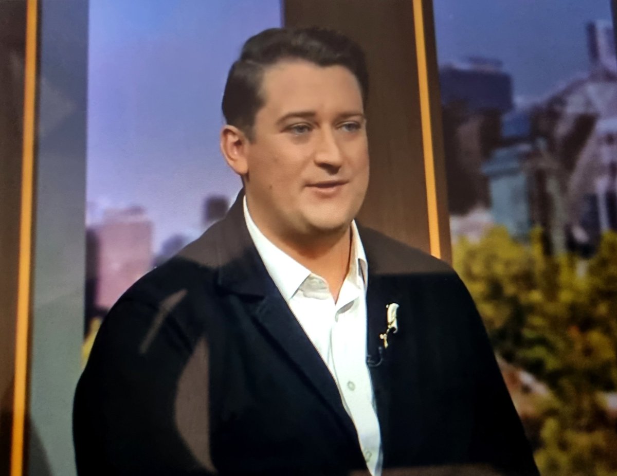 How incredibly moving to hear Dan Bourchier speak so earnestly of his encounters with racism, admitting to Speers his fears of being 'dismissed as the diversity-pick'. If the ABC & the media cannot rectify their role in abuse, the toxicity will only perpetuate. #insiders #auspol