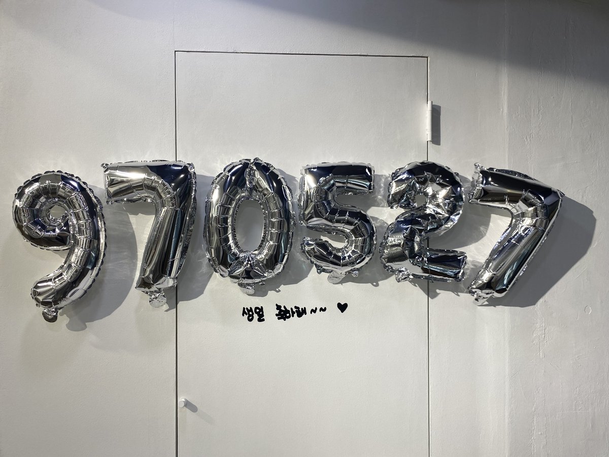 #all_about_dawon
#다원이를_담은_archive
또 한명의 527  강아디 다원이의 생일을 축하하고 왓서요. 사진이랑 영상이 너무 좋았고 째뀨원은 뭐… 당근 최고👍🏻