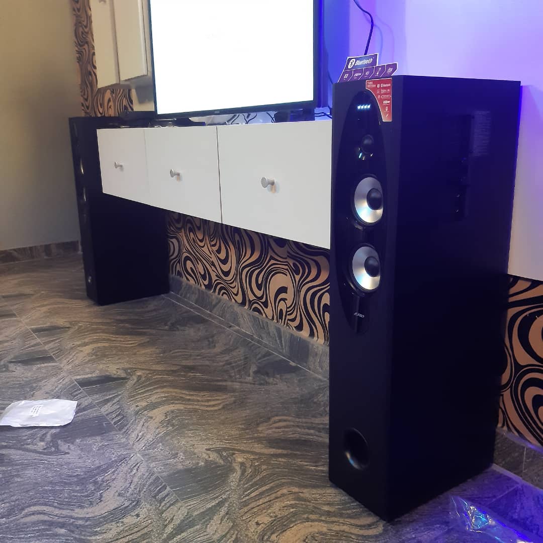 One of the most underrated Speakers out there.

This speakers are on the same level as many 3.1 & 5.1 channel soundbar when it comes to sound output. With how heavy the sound is, it can be considered 800-100watt

Specs: T60X
Optical cable, Bluetooth, USB, FM, auxiliary, mic port,