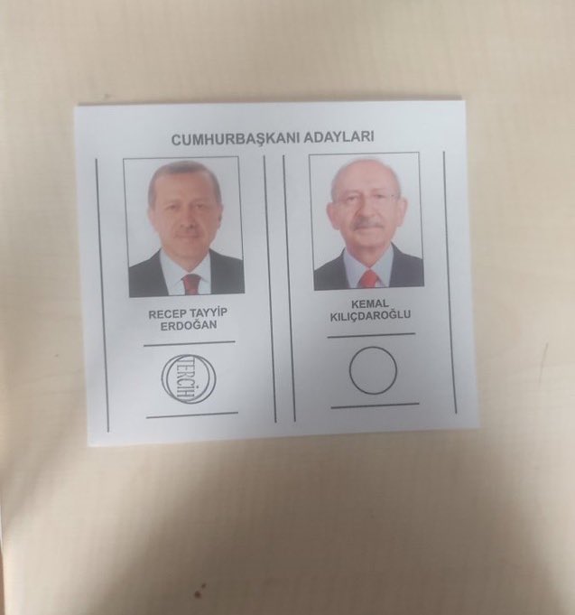 Anketimsi's tweet photo. Aile baskısı gören gençler için İKİNCİ TUR Erdoğan oy pusulaları https://t.co/DtOYltjJyS