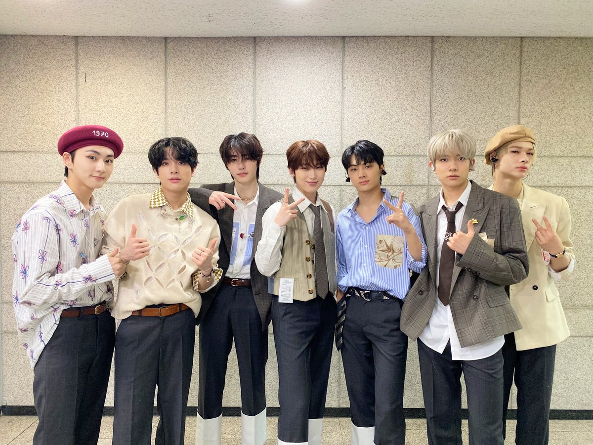 [#오늘의ENHYPEN] 든든한 #ENGENE 덕분에 첫 주 활동도 즐겁게 마칠 수 있었어요👍 
오늘도 함께해 줘서 고맙고 다음 주도 우리 함께해요~🥰💕 #230528 @ 인기가요