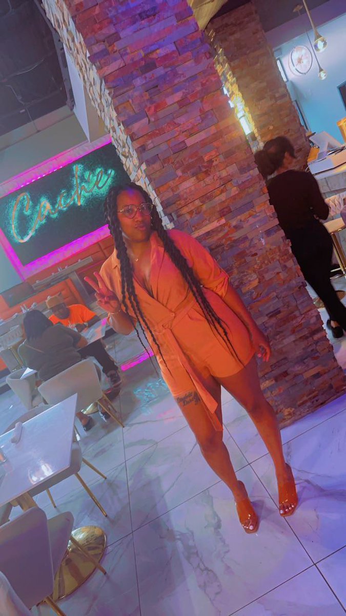 CaliYoung__'s tweet photo. @MoneyBaggYo restaurant was pretty nice! Food, music & vibes on point ๐ฅ #Cache42 #Memphis #BlackownedRestaurant #OceanSpray #Wockeshia https://t.co/5qIEfAsC3L
