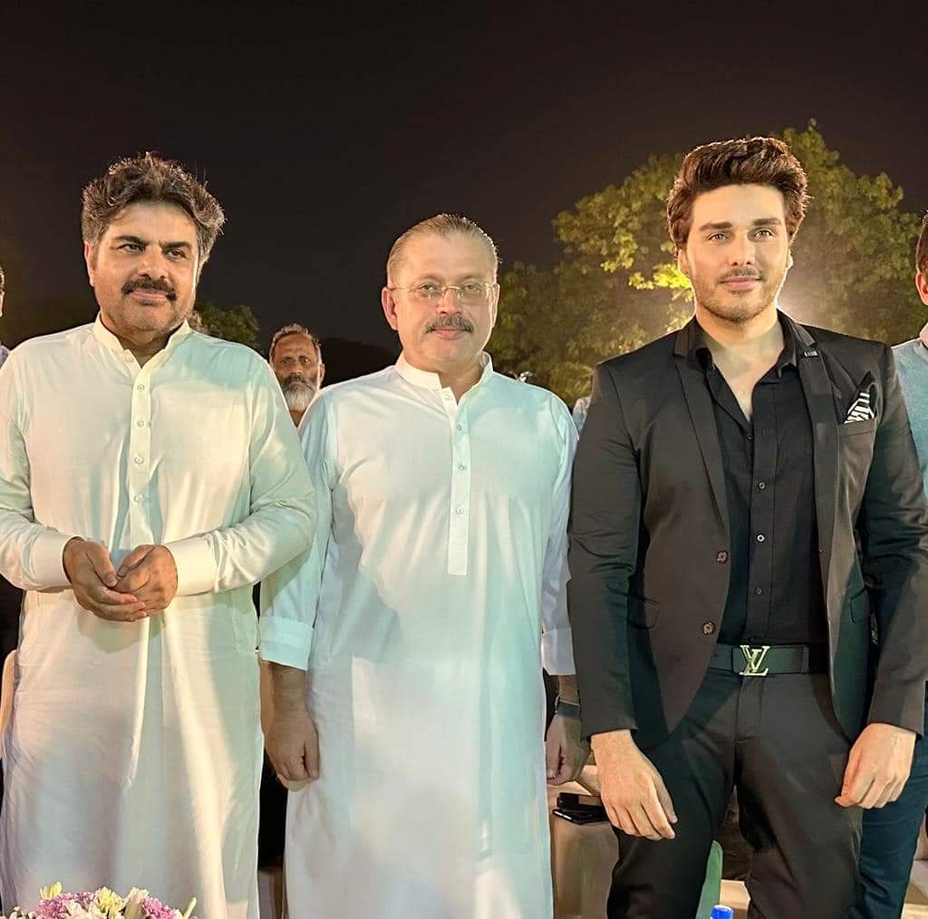 TeamAhsankhan's tweet photo. Clean Sweep launch 
#SindhGovernment #AhsanKhan #kinzahashmi 
#ZeekayFilmsOffical @SyedNasirHShah https://t.co/69yMTZ8tDZ