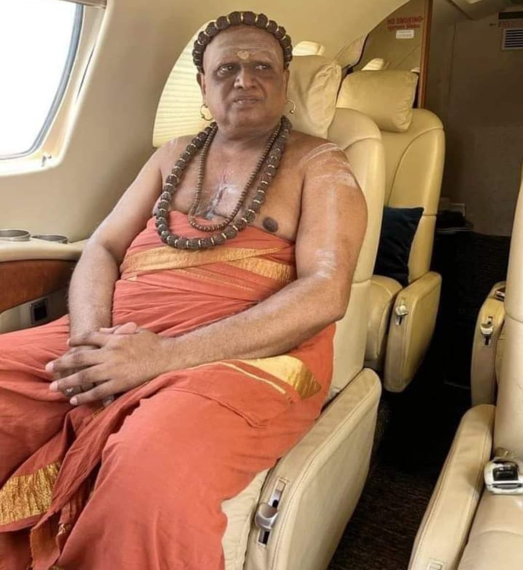 warispathan's tweet photo. इनको बुलाया                             इनको नहीं बुलाया! 
                                  क्यों? https://t.co/dPSAsk66RO