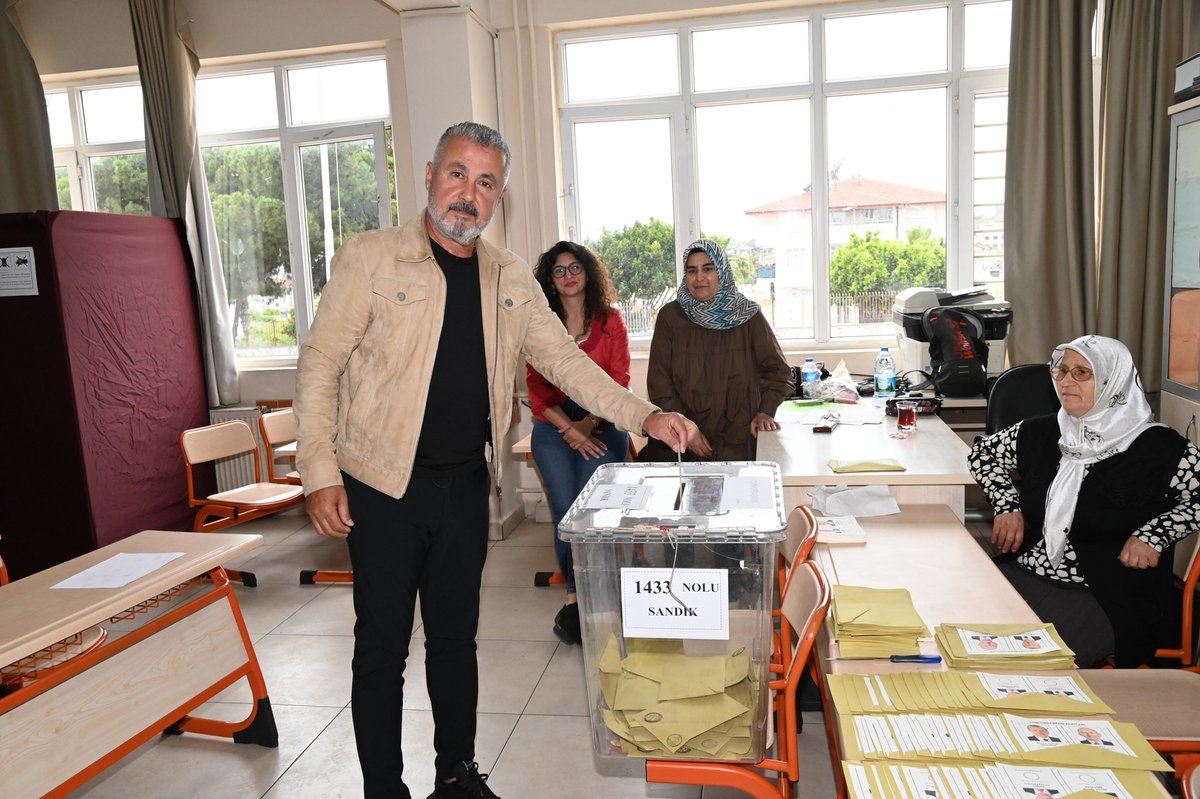Şükrü Sözen tweet media