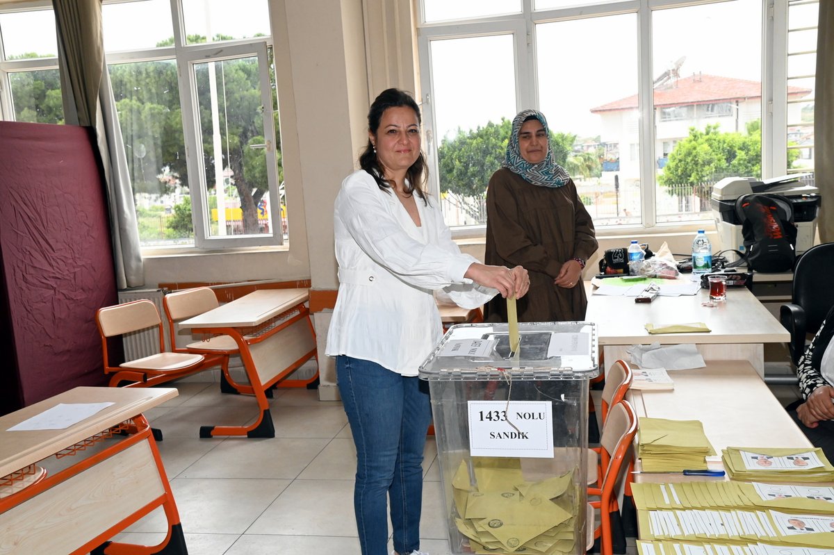 Şükrü Sözen tweet media