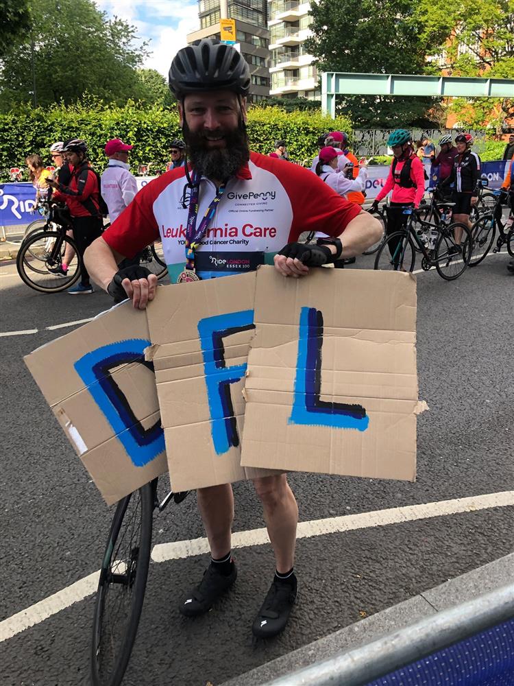 Canford School (@canfordschool) on Twitter photo Wishing the very best of luck to Dylan Lloyd, Monteacute Housemaster, as he takes part in <a href="/RideLondon/">Ford RideLondon</a> today in aid of <a href="/LeukaemiaCareUK/">Leukaemia Care</a> 🚴♂️
If you would like to read Dylan’s story or sponsor him please visit: justgiving.com/fundraising/dy… Wishing the very best of luck to Dylan Lloyd, Monteacute Housemaster, as he takes part in <a href="/RideLondon/">Ford RideLondon</a> today in aid of <a href="/LeukaemiaCareUK/">Leukaemia Care</a> 🚴♂️
If you would like to read Dylan’s story or sponsor him please visit: justgiving.com/fundraising/dy…