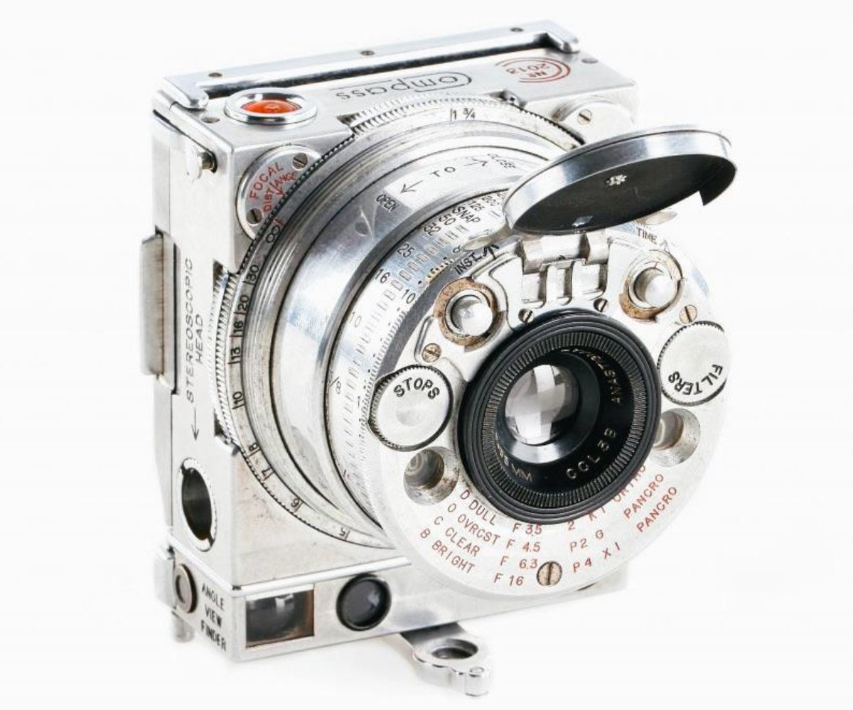WeAreRSGroup's tweet photo. Jaeger-LeCoultre Compass Camera (1937) 🤩
See how it works here:
➡️ https://t.co/FS6tTaC5gF ⬅️
#WeAreRS #Engineering #Photography #Engineer #CompassCamera https://t.co/Sl7fe7qex0