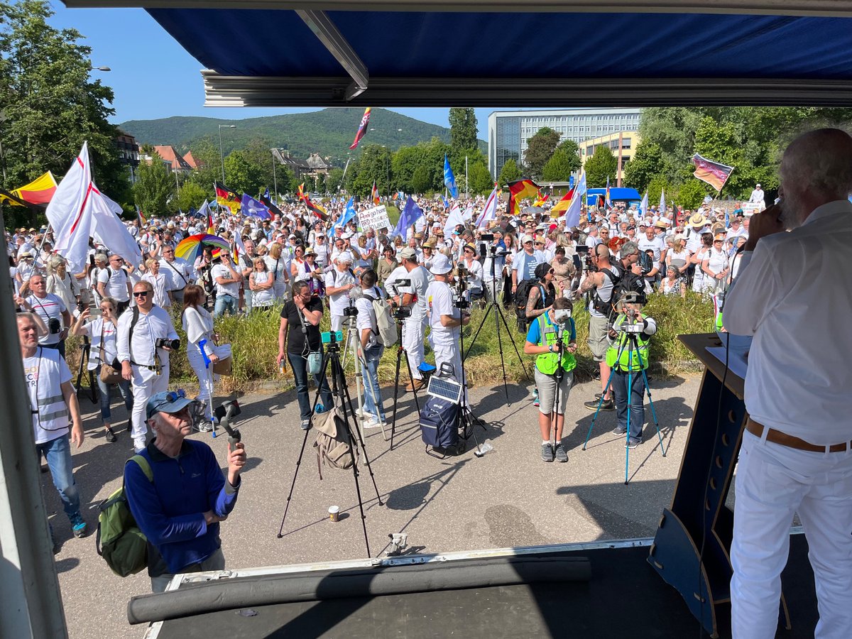 10.000 für die Freiheit! Heute am Hambacher Schloss.