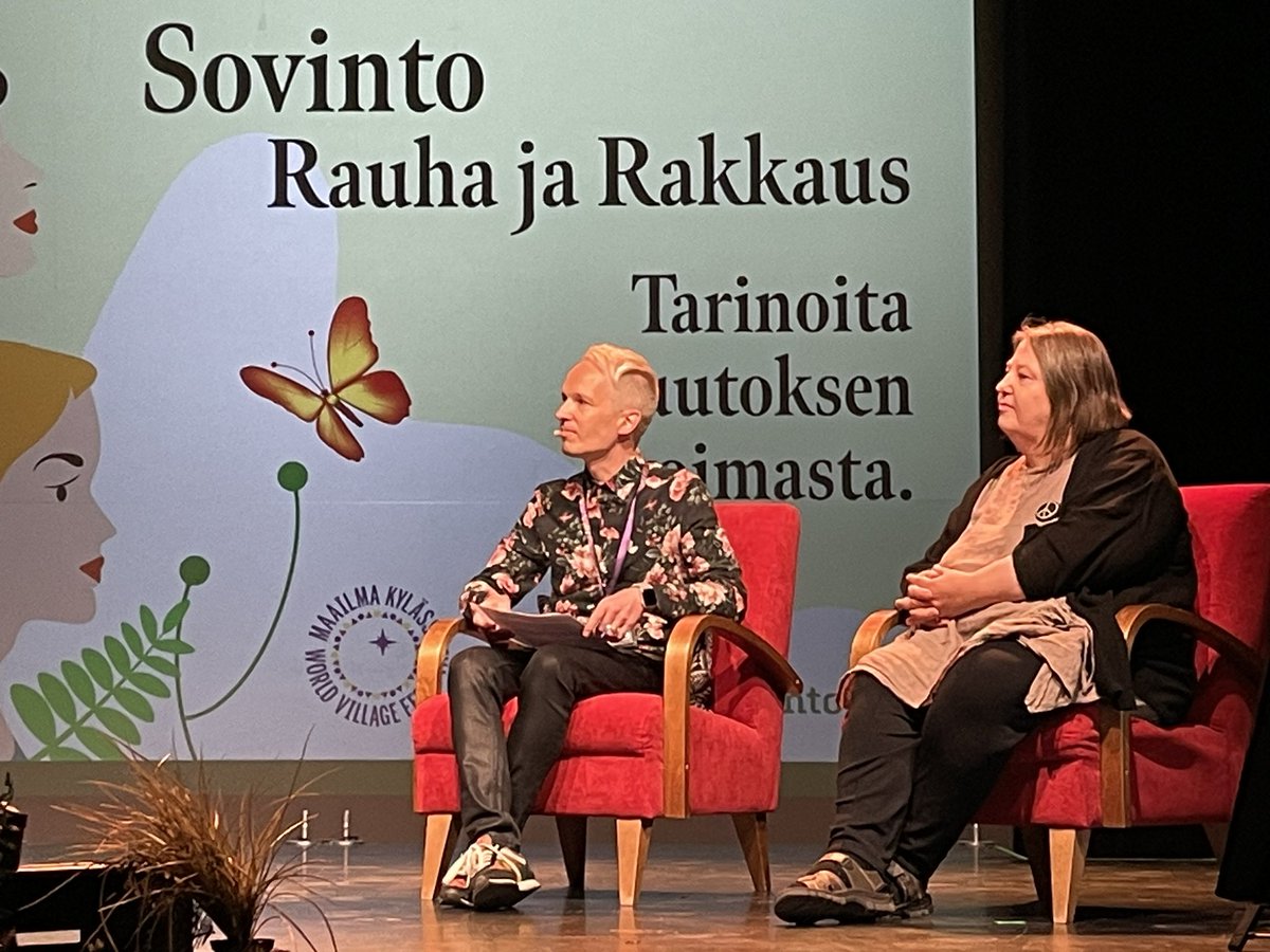 Ulkomaanapu's tweet photo. ”Silloin kun naiset ja nuoret ovat mukana (päätöksenteossa), silloin edistetään pysyvää rauhaa” kertoi @ikalikarvinen Maailma kylässä -festareiden Puhelavalla 

#sovinto @Kirkko_HKIssa #maailmakylässä https://t.co/HwOzZ3ZBxK