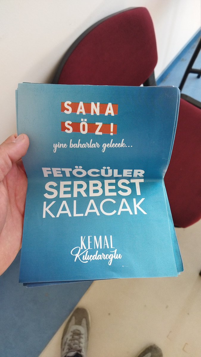 esik_platform's tweet photo. #Seçimİhlalleri’ne karşı #SandigaSahipCik
🚨İlk turda bütün oyların kullanıldığı ve oyların tek adaya çıktığı #Şanlıurfa'nın Eyyübiye ilçesi Karaali köyünde,   #Kadınların yerine oy kullanılması gibi usulsüzlüklere itiraz ettikleri için #CHP’li müşahitler darp edildi, telefonları kırıldı. #CHPli #AliŞeker darp edildi v @eczozgurozel 
🚨🚨#Mardin Yeşili ilçesinde emniyet amiri #YSP’lileri  ve avukatları okula almıyorlar. #Mardin Nusaybin’de kolluk güçleri okulları dolaşıp AKP müşahidi olup olmadığını teyit etmeye başladı. 
v @hacerozdmir 
🚨🚨🚨#Siverek Kavaklıdere köyü 1364 numaralı sandık köy muhtarının evinde kurulmuş. Muhtar köylülere oy kullandırmayıp bütün seçmenlerin yerine oy kullanmaya çalışıyor. v @mcmsirin 
🚨🚨🚨#Ankara Altındağ Karapürçek’te bir okulun yakınında oy vermeye giden kişileri "bir daha düşünün" diyerek dağıtıyorlar. v #WAGrupları 
🚨🚨🚨🚨 #SanaSöz etiketi ve #kilicdaroglu’nun imzası kullanarak sahte broşürler basılmış ve dağıtılıyor. v #WAGrupları 
Derlenme saati 11.37 
#OvVer 
#GelecegineSahipCık