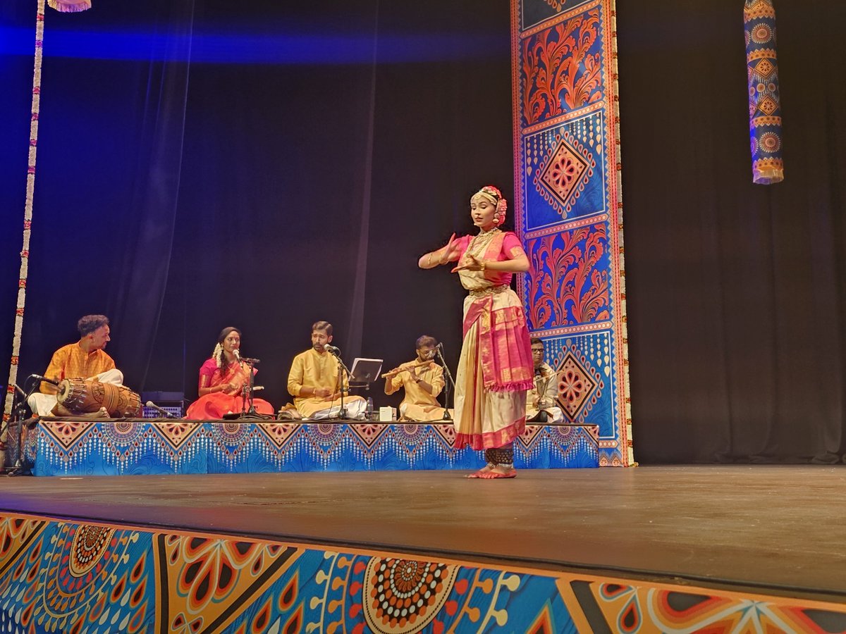 AnaganBabu's tweet photo. Attending Bharathanatyam Arangetram of Kumari Vijayal Vijay disciple of Abirami Kumaradevan. Our Blessings and Wishes for her dreams to come true.
#VijayalDancing https://t.co/zCjCZponEx