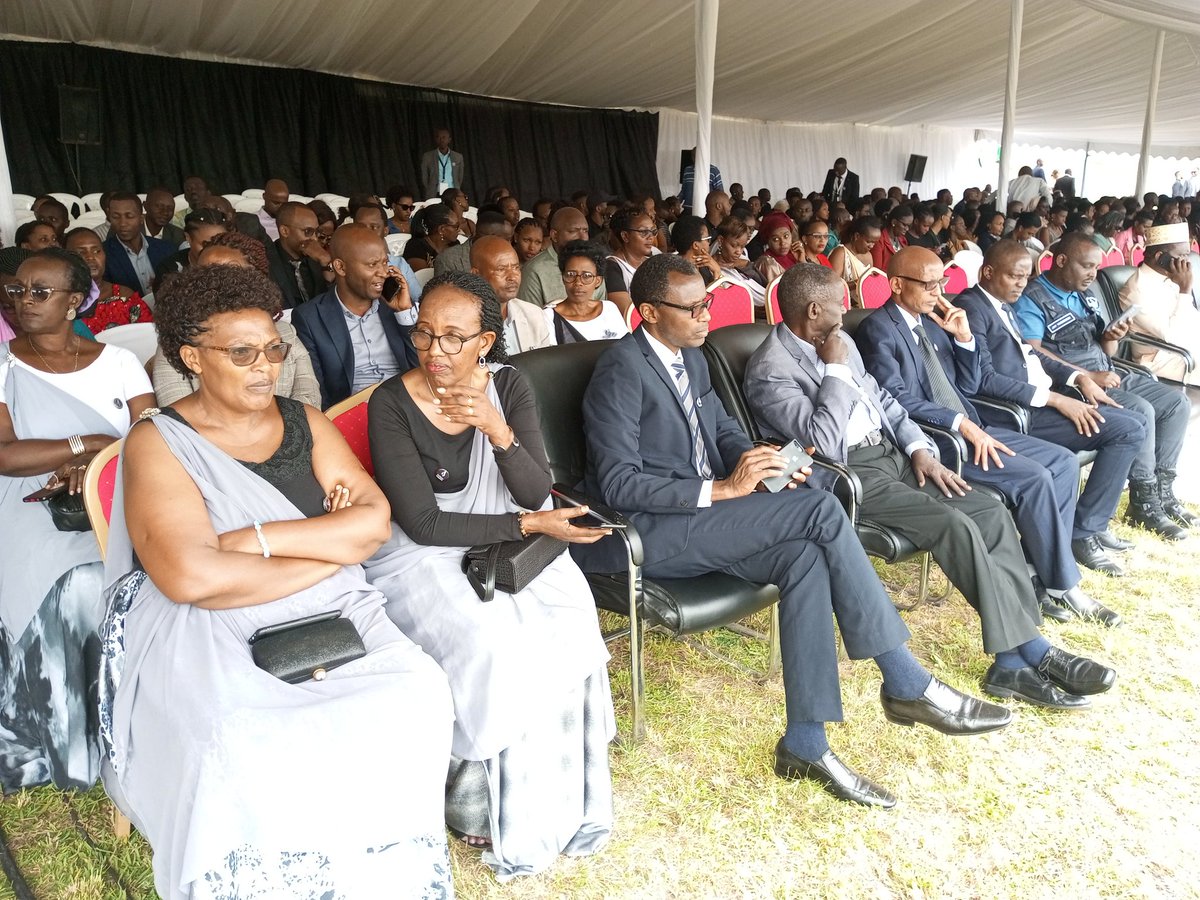 NyanzaDistrict's tweet photo. Ku Rwibutso rwa Jenoside yakorewe Abatutsi mu 1994 mu Rwanda rw'Amayaga ya Nyanza mu murenge wa Muyira hari kubera igikorwa cyo #Kwibuka29 Jenoside yakorewe Abatutsi mu 1994. Gahunda murayikurikira munyuze kuri iyi link https://t.co/ZFfYui9YAw @Erasmen https://t.co/VkFj5D0JOf
