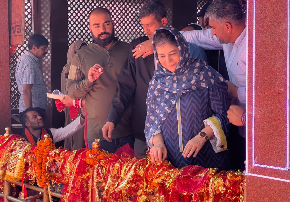 Delighted to participate in Zyeshth Ashtami festivities at Tulmull. It was reassuring to get a glimpse of muslims & pandits bonding. This is Kashmiriyat woven to the idea of India, in stark contrast to the blatant disregard for the  constitution in ‘Temple of democracy today’.