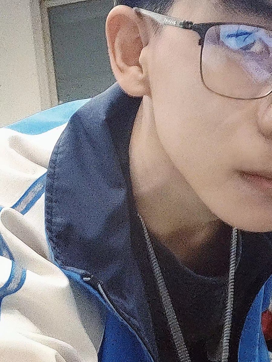 Kevincom69's tweet photo. 禁欲系男高 转推抽五折买原味哦 https://t.co/XpcsX04PzN