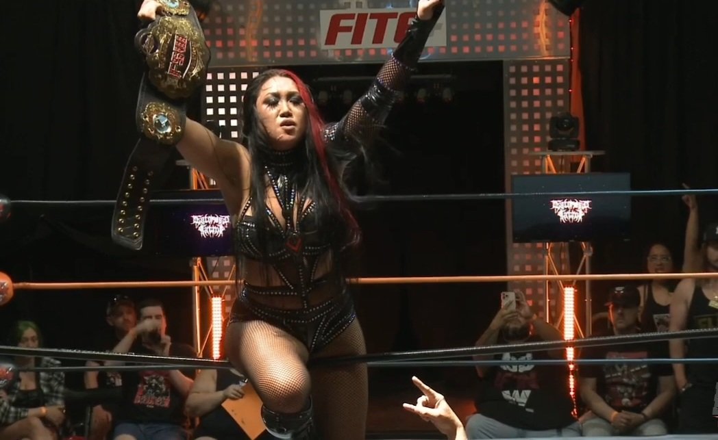 NVhowlingWolves's tweet photo. #FSWvsGCW
FSW Women's Championship
(C) @HellBentVixen v @BillieStarkz
#AndStill Champ Viva Van 🖤🤘
📸 @FSWVegas Watch on FiteTV https://t.co/gzVVhIsUKF