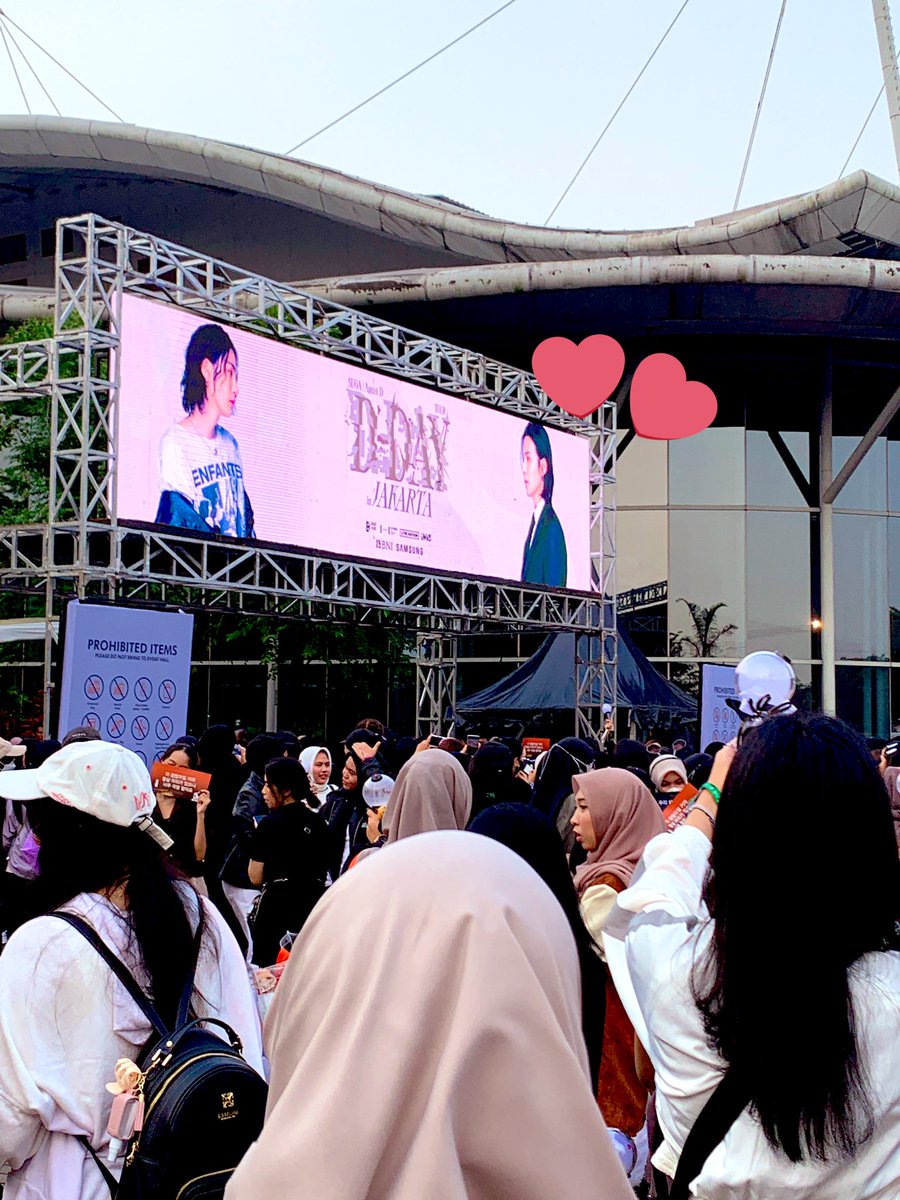 hello.bangtan.store tweet media