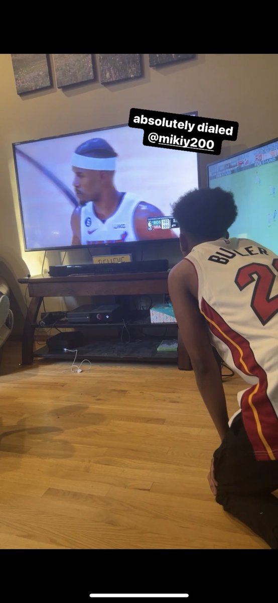 n_abrous's tweet photo. @mikiy200 @MiamiHEAT moments before disaster :/ https://t.co/ExTCVyLgzP