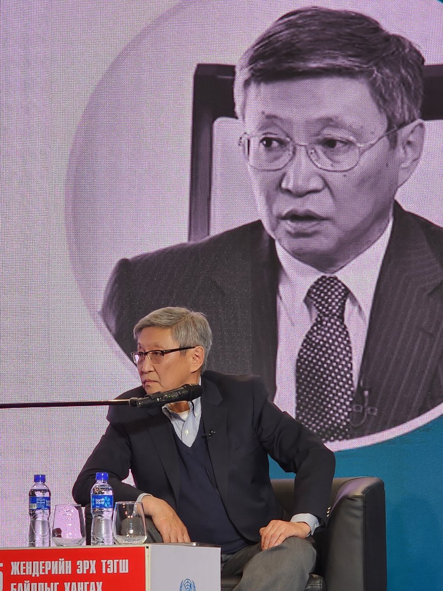 1990-д оноос хойш Монголын төрд гарч ирсэн ганц сайн улстөрч гэвэл энэ л хүн байна даа.Заза бариад идчихэв.