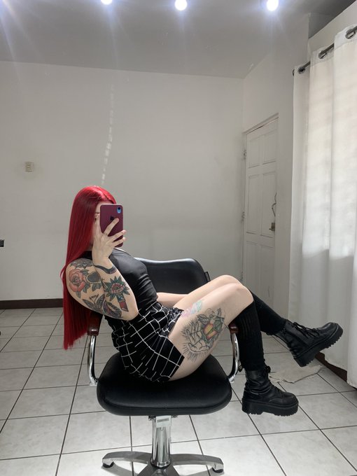 Want a daddy :c https://t.co/zyDTn8eaPG