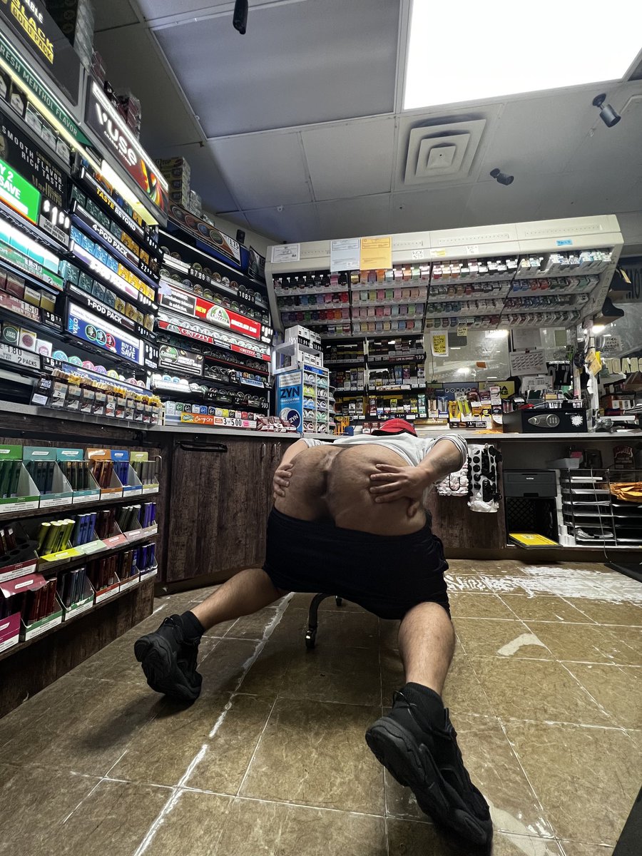 𝕗𝕣𝕖𝕒𝕜𝕚𝕟 𝕣𝕚𝕔𝕒𝕟 on Twitter "After hours at the station 😈"