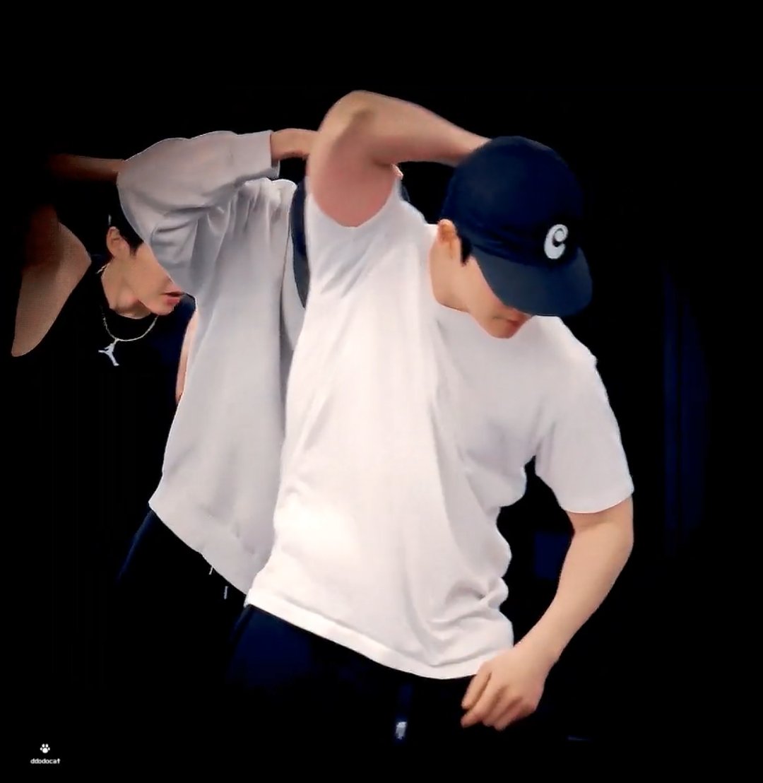 msmajexo's tweet photo. to all who's ult bias is kyungsoo, i hope we're still alive, breathing, and kicking until dks2, exo's comeback, the moon, secret. i mean we still have a lot to look forward too so stay focused haha

vote bite on tta!!! https://t.co/AedySXYstP