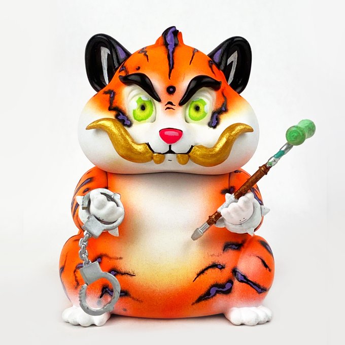 toysrevil's tweet image. #toynews: #HUNGRYHAMSTER Custom Show at #rotofugi opened May20 thru Jun18. Stay connected to @rotofugi for online availability of customs &amp;amp; vinyl figures, or sign up at previews.rotofugi.com for first  shot at the customs.

WHAT: rotofugi.com/blogs/news/hun…