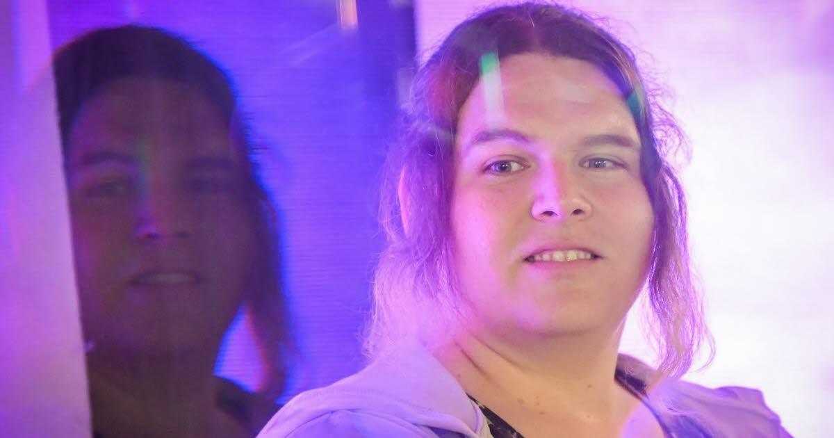 Vosges. Imaginales à Épinal : « J’ai ressenti le besoin de créer les histoires que je ne voyais pas en librairies », confie Sophie Labelle, autrice transgenre vosgesmatin.fr/culture-loisir…