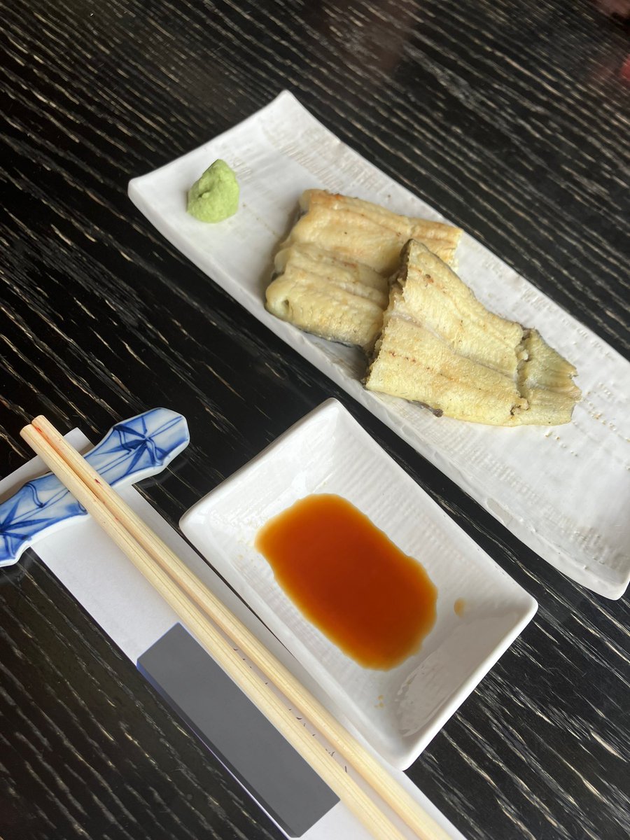 k_kotone0502's tweet photo. うなぎ美味しい(*´～｀*)ŧ‹"ŧ‹"ŧ‹"
幸せご飯ですね♡ https://t.co/eGjIyUTZIP