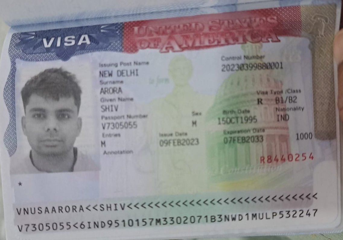 KKBanna9's tweet photo. बीकानेर के डॉ.शिव अरोडा MCH करने ब्रुकलिन USA गए थे,शिकागो एयरपोर्ट से फ्लाइट लेते समय कुछ जने इनसे मारपीट कर पासपोर्ट, पैसे छीन ले गए, इन्हे हेड इंजरी हुई है, इन्हे भारत लाने मे मदद करे
@DrSJaishankar @M_Lekhi @IndianDiplomacy @MEAIndia @IndianEmbassyUS @PMOIndia @USAndIndia https://t.co/ouJT1y82HY