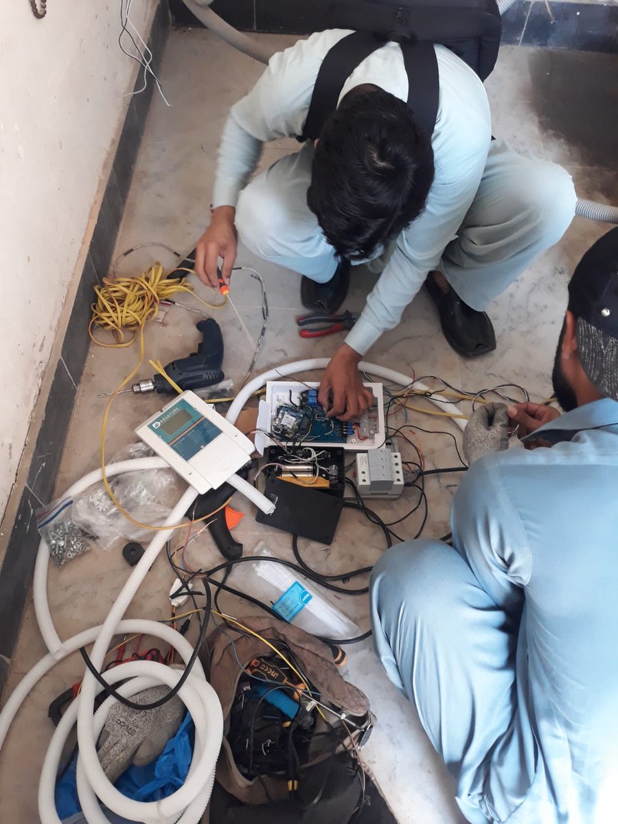 wsspofficial's tweet photo. @wsspofficial #zone_D installs #SCADA system on a tube-well in Faisal Town #peshawar. The company already installed the system on 46 tube-wells in the city with financial assistance from @UNICEF_Pakistan. @KPChiefMinister @LGKPGovt @DCPeshawar https://t.co/lWSTwoKZHe