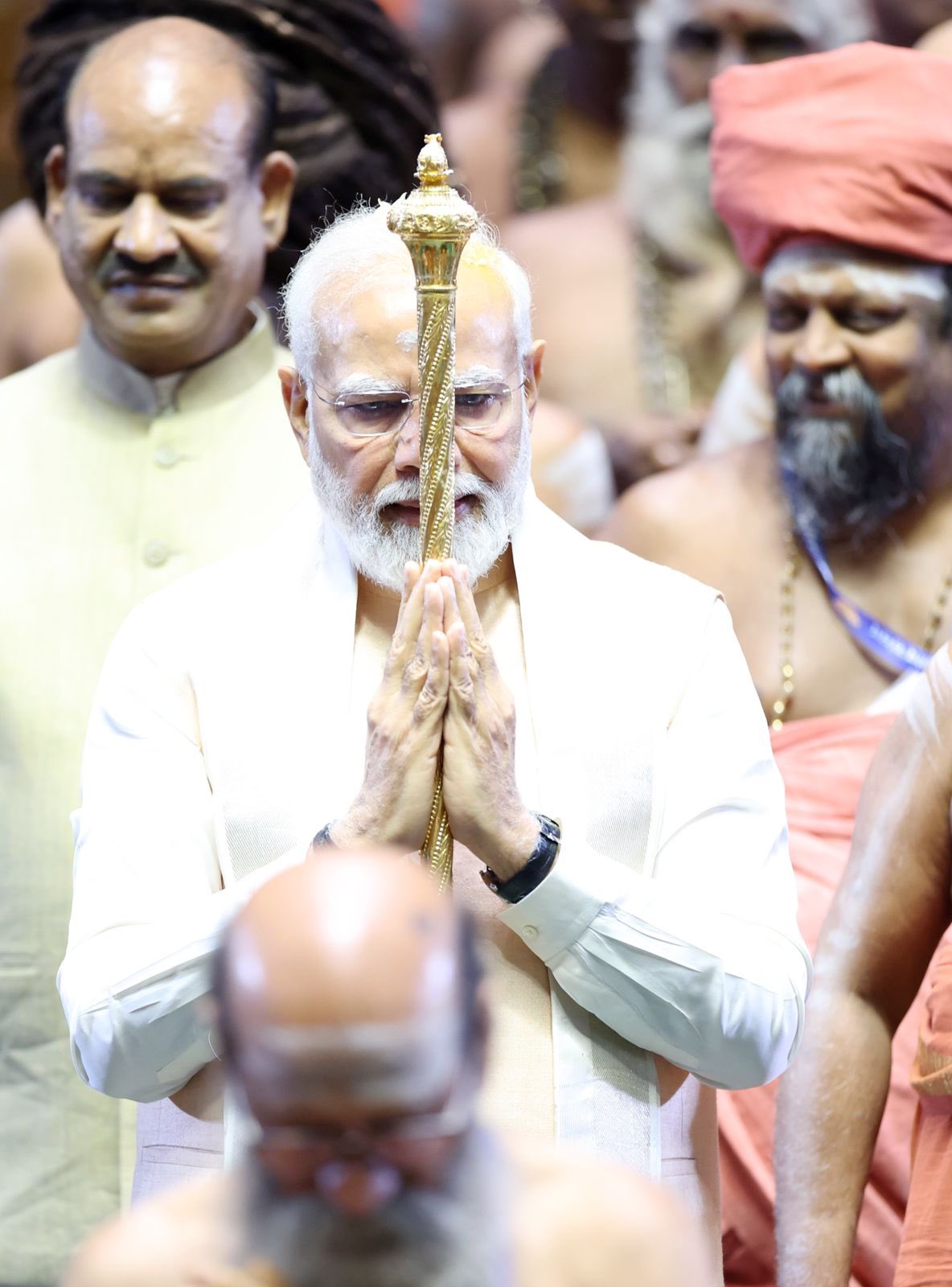 (सेंगोल के साथ पीएम मोदी)