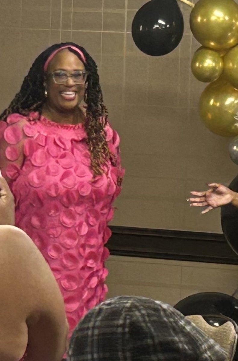 my mothers smile has always been what has given me strength and always reminds me of who I am. So happy to have been able to be a part of making her know how loved she is tonight. feeling so blessed and I never take it for granted 🤍