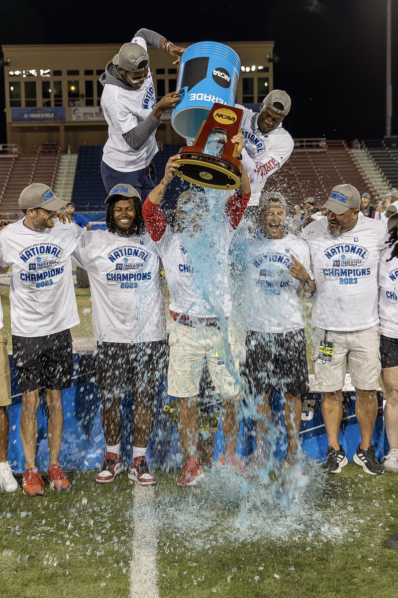 PittStGorillas's tweet photo. This. 🏆 https://t.co/HgRueELrQg